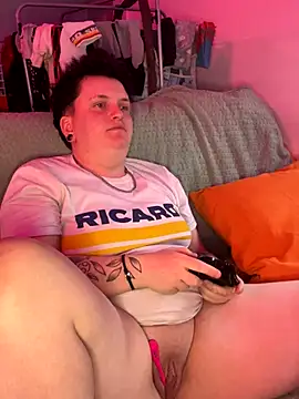 Snapshot of captaine_pioupiou chatting on 11.15.25 captaine pioupiou online show from 11.15.25