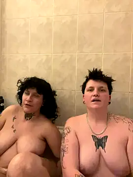 Snapshot of captaine_pioupiou chatting on 11.23.25 captaine pioupiou online show from 11.23.25