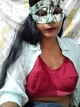 Snapshot of ms-naina chatting on 10.13.25 ms-naina online show from 10.13.25