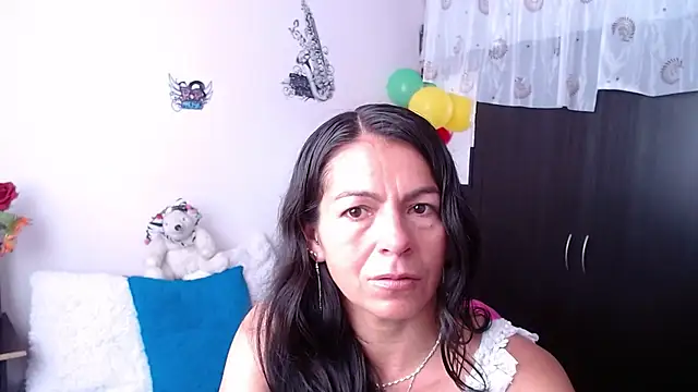 Snapshot of camilavargas_ chatting on 09.25.25 camilavargas  online show from 09.25.25