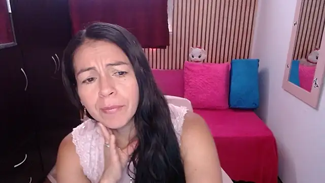 camilavargas  online show from 04.14.26
