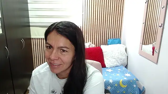 camilavargas  online show from 06.09.26