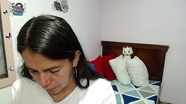 camilavargas  online show from 08.07.26