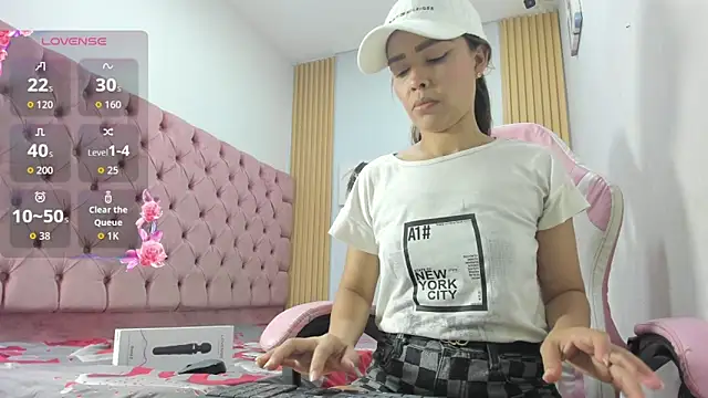 Naomis 35 online show from 03.12.26