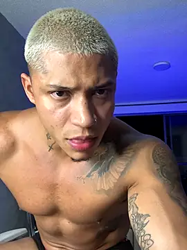 Snapshot of DiagoRockfield chatting on 10.28.25 DiagoRockfield online show from 10.28.25