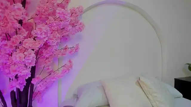 molly lovee  online show from 07.28.26