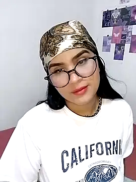 Renata Zoe online show from 09.27.25