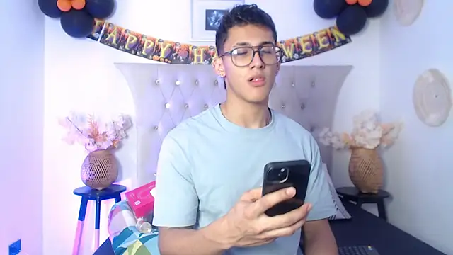 SalvadorFit online show from 10.30.25