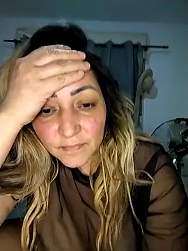 Snapshot of Lunita86 chatting on 10.31.25 Lunita86 online show from 10.31.25