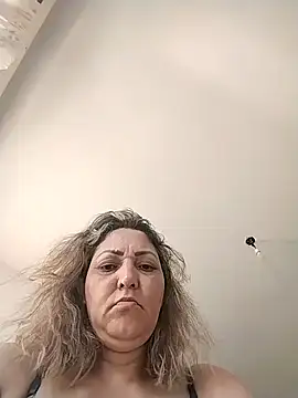 Snapshot of Lunita86 chatting on 11.28.25 Lunita86 online show from 11.28.25