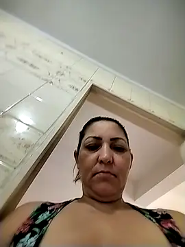 Snapshot of Lunita86 chatting on 11.29.25 Lunita86 online show from 11.29.25