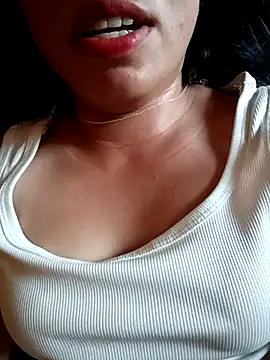 Snapshot of tulipsexy chatting on 10.13.25 tulipsexy online show from 10.13.25