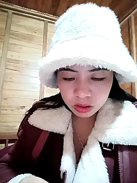 Snapshot of tulipsexy chatting on 11.19.25 tulipsexy online show from 11.19.25