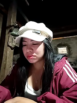 Snapshot of tulipsexy chatting on 12.16.25 tulipsexy online show from 12.16.25