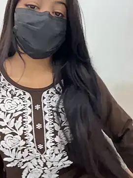 Rihana 01 online show from 11.18.25