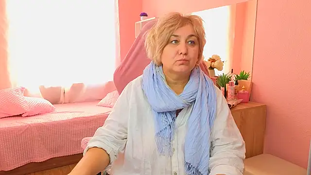 Marta Wils online show from 10.15.25