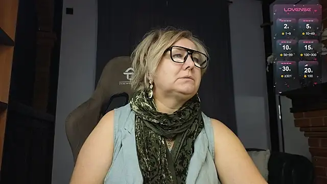 Marta Wils online show from 10.21.25