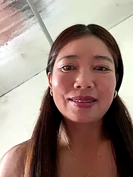 Snapshot of Milky-milk chatting on 10.14.25 Milky-milk online show from 10.14.25