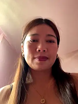 Snapshot of Milky-milk chatting on 10.26.25 Milky-milk online show from 10.26.25