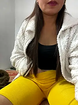 Snapshot of Milky-milk chatting on 11.18.25 Milky-milk online show from 11.18.25