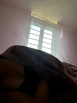 Snapshot of Milky-milk chatting on 11.19.25 Milky-milk online show from 11.19.25