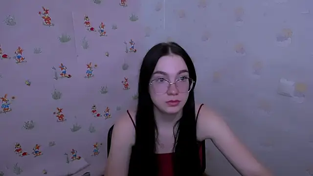 Snapshot of MiraBabe_ chatting on 10.29.25 MiraBabe online show from 10.29.25