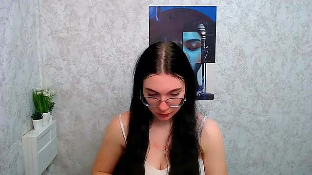 Snapshot of MiraBabe_ chatting on 11.10.25 MiraBabe online show from 11.10.25