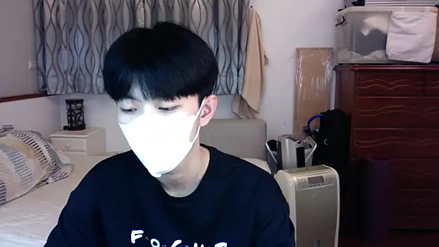 kai101010 online show from 10.30.25