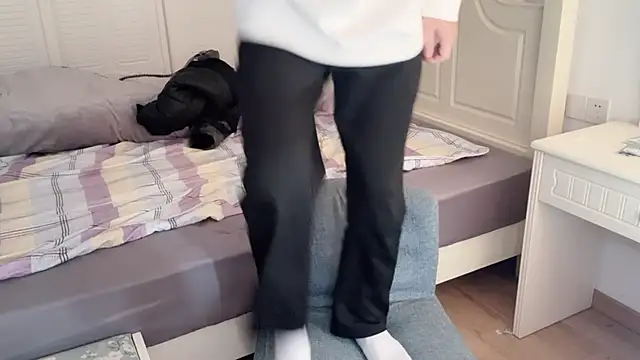 xlong00099 online show from 11.28.25