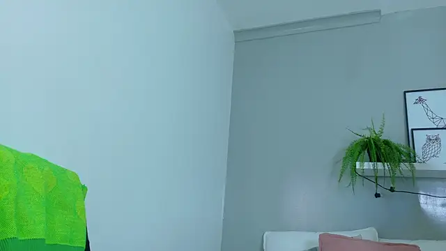 KeendraFox  online show from 10.25.25