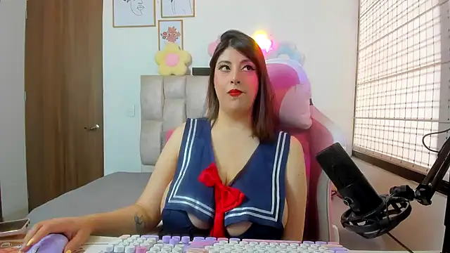 Snapshot of queenalexxa111 chatting on 05.13.26 queenalexxa111 online show from 05.13.26