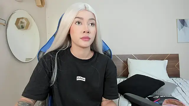 SofiaClarkson online show from 10.18.25