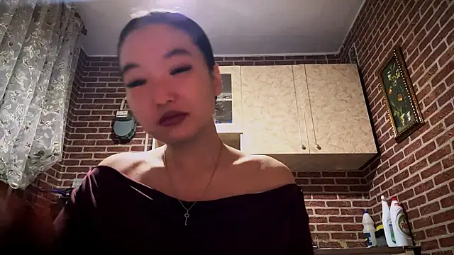 EmmaLeexth online show from 12.15.25