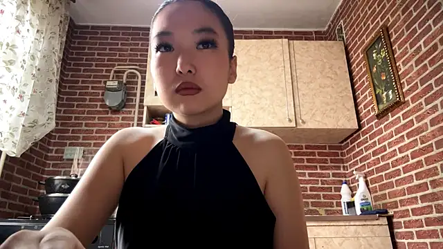 EmmaLeexth online show from 03.08.26