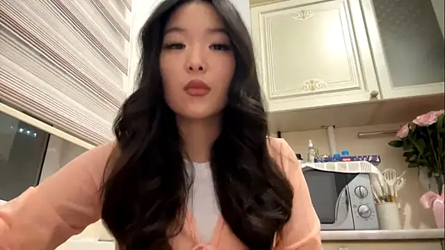 EmmaLeexth online show from 04.29.26