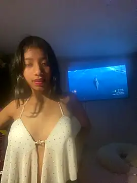 Snapshot of Lamorena_Hot chatting on 12.16.25 Lamorena Hot online show from 12.16.25