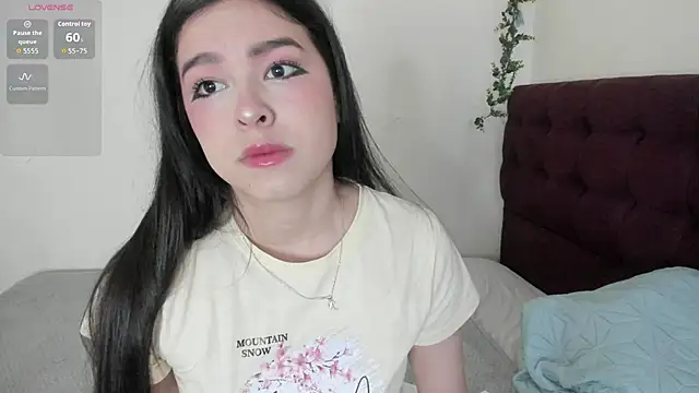 Snapshot of Dulcee_1 chatting on 05.19.26 Dulcee 1 online show from 05.19.26