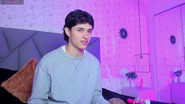 meganandtylerr19 online show from 11.27.25