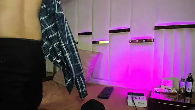 ANLLELOAndANGELA online show from 10.26.25