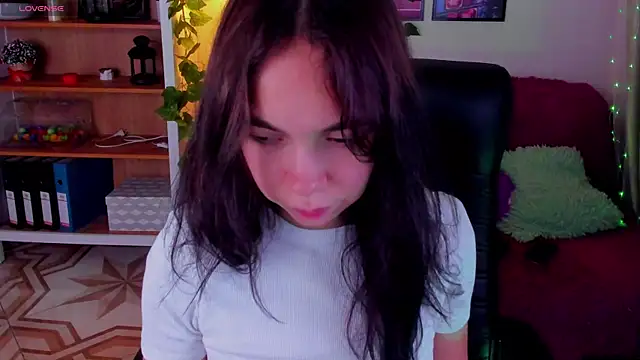 Snapshot of Elise_Noir chatting on 10.21.25 Elise Noir online show from 10.21.25