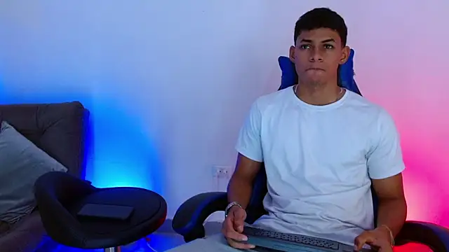 deivid bigcock1 online show from 08.08.26