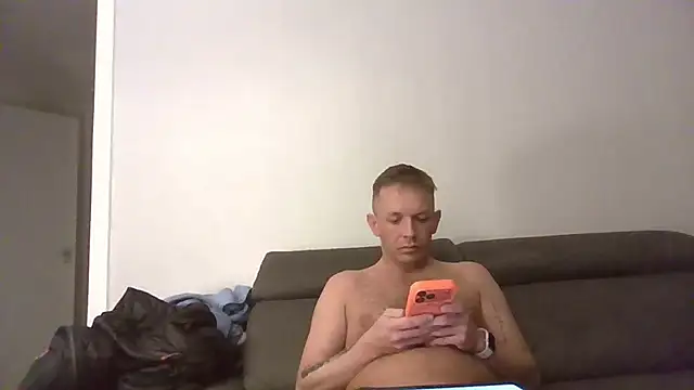 Snapshot of HeftyBoat6 chatting on 03.10.26 HeftyBoat6 online show from 03.10.26