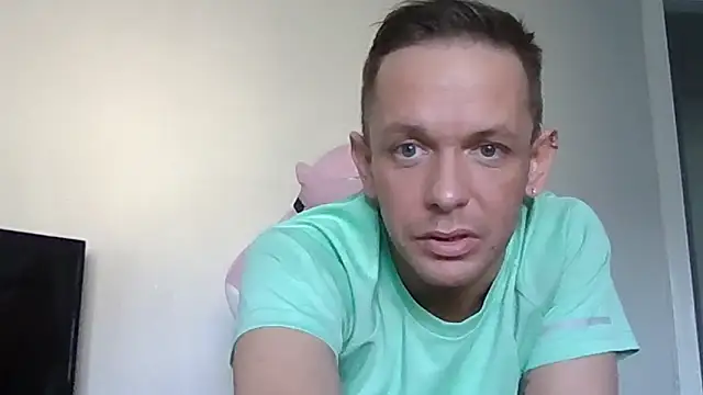 Snapshot of HeftyBoat6 chatting on 03.19.26 HeftyBoat6 online show from 03.19.26