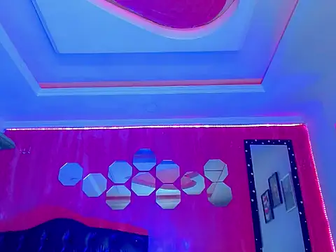 Snapshot of Julia_Bulette1 chatting on 09.26.25 Julia Bulette1 online show from 09.26.25