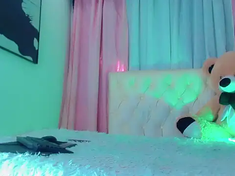 Snapshot of Julia_Bulette1 chatting on 11.28.25 Julia Bulette1 online show from 11.28.25