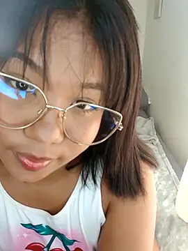 Snapshot of little_onixx chatting on 12.20.25 little onixx online show from 12.20.25