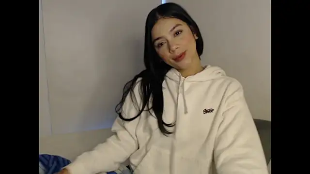 Snapshot of Mia_fire666 chatting on 12.15.25 Mia fire666 online show from 12.15.25