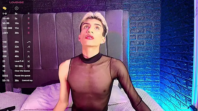 Snapshot of Erick_Velveth chatting on 11.14.25 Erick Velveth online show from 11.14.25