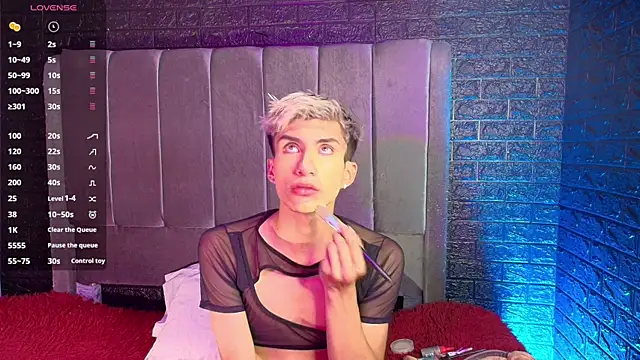 Snapshot of Erick_Velveth chatting on 11.15.25 Erick Velveth online show from 11.15.25