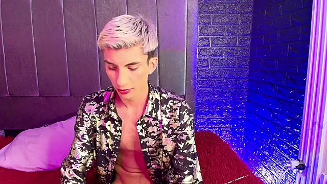 Snapshot of Erick_Velveth chatting on 11.17.25 Erick Velveth online show from 11.17.25